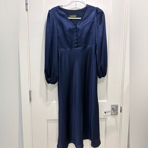Elegant Blue V-Neck Gown with 3/4 Bishop Sleeves